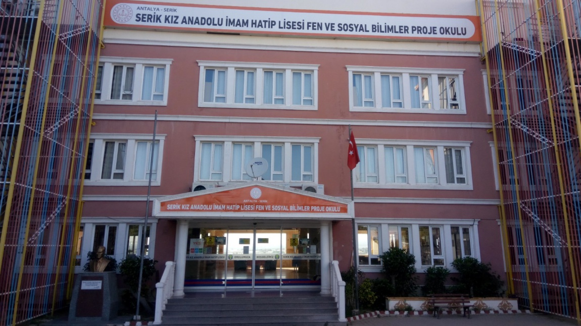 Serik Kız Anadolu İmam Hatip Lisesi Fotoğrafı